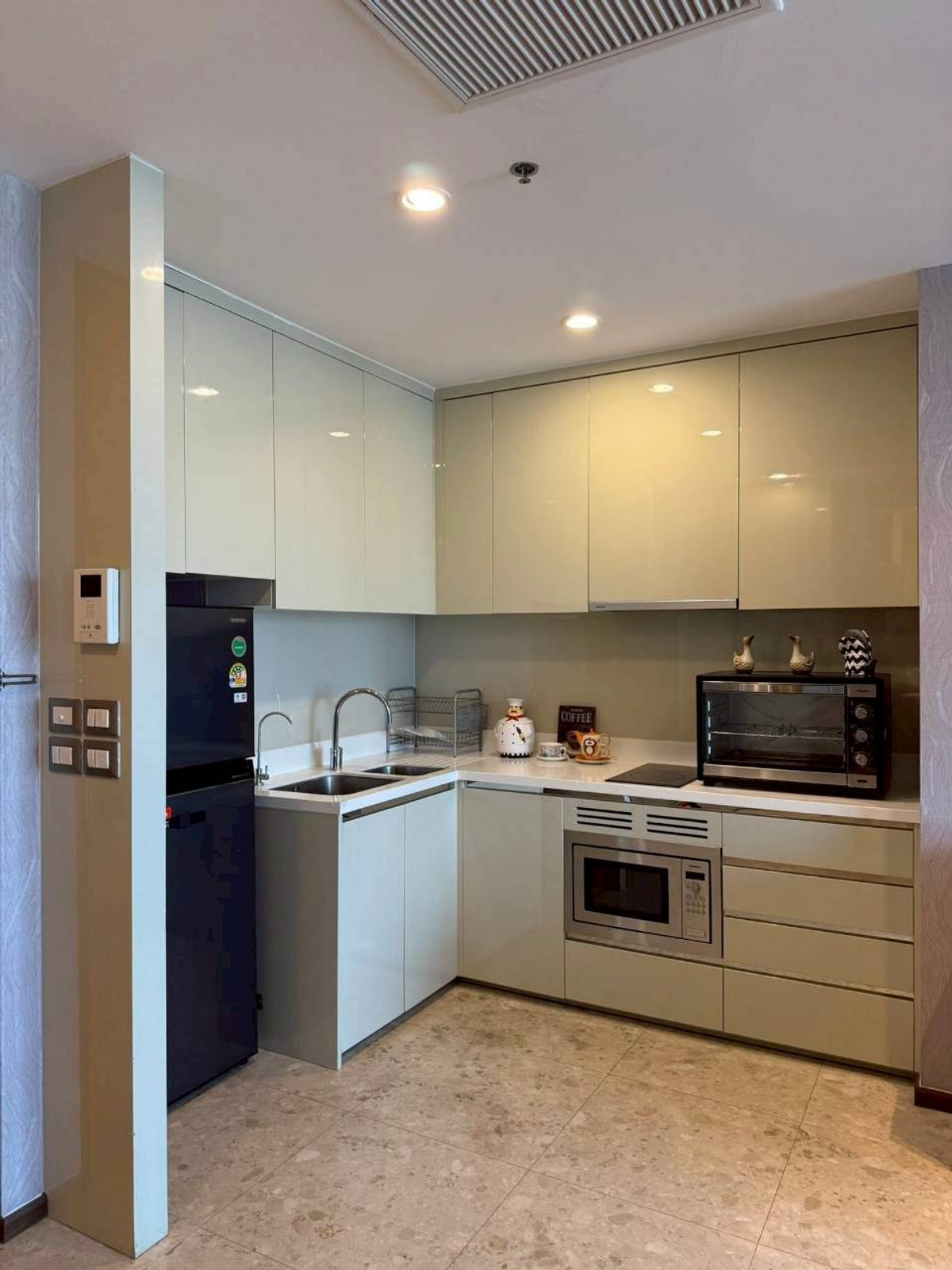 ให้เช่าคอนโดสุขุมวิท อโศก ทองหล่อ : ✅ ADDRS111 ✅ Line : @p2nproperty