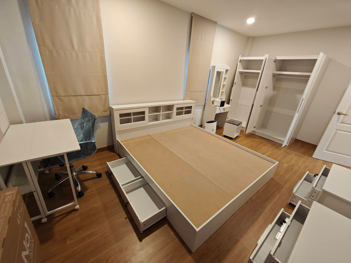 For RentHouseVipawadee, Don Mueang, Lak Si : Centro Vibhavadi, near Don Mueang Airport and International School, 4 bedroom detached house, available for rent,