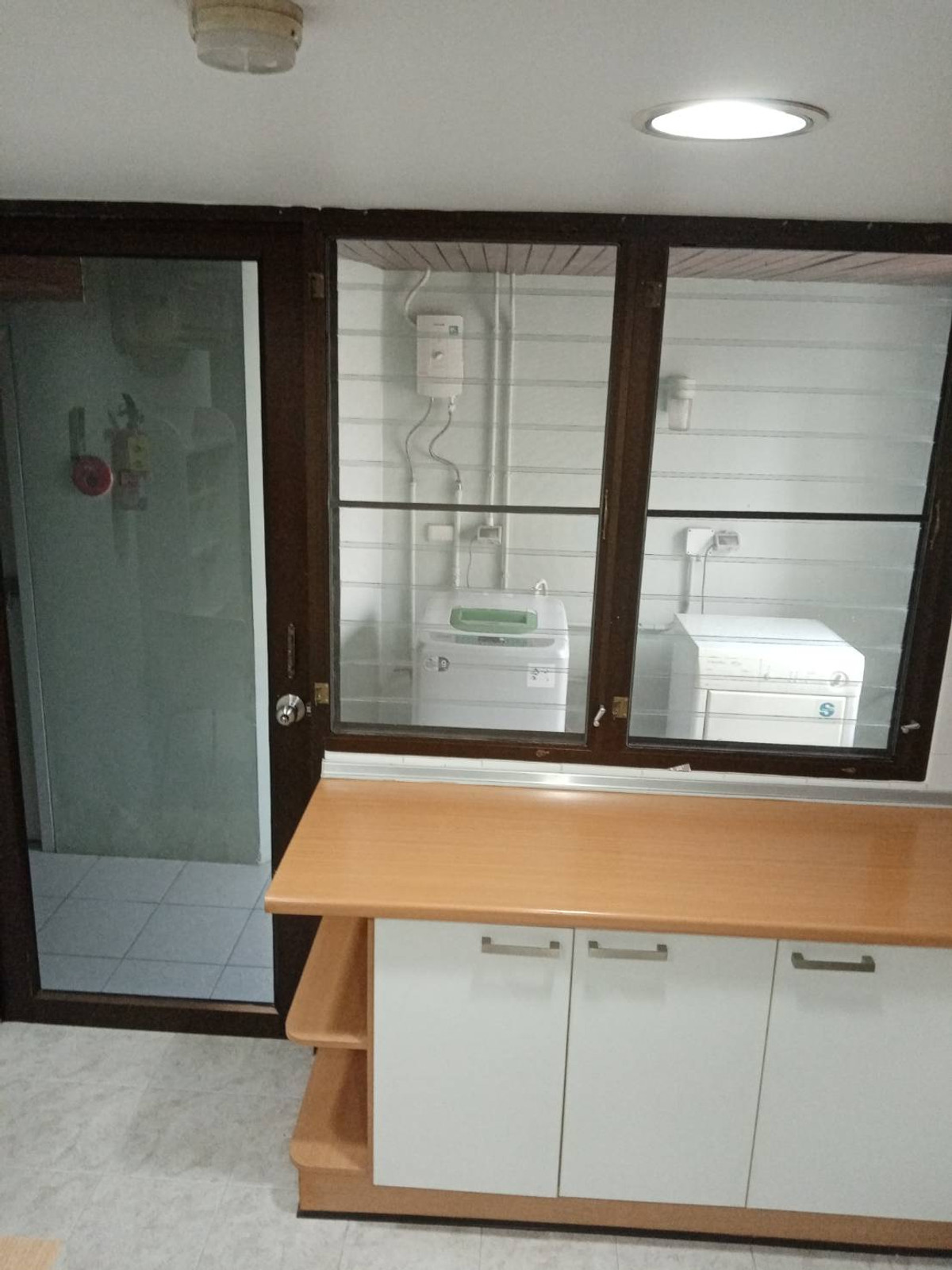 For RentCondoWitthayu, Chidlom, Langsuan, Ploenchit : Ambassador Court 200 sq.m. Please add LINE ID @806qphgn o8415o5483