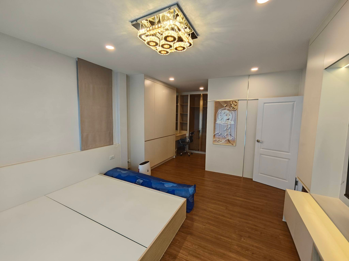 For RentHouseVipawadee, Don Mueang, Lak Si : Centro Vibhavadi, near Don Mueang Airport and International School, 4 bedroom detached house, available for rent,