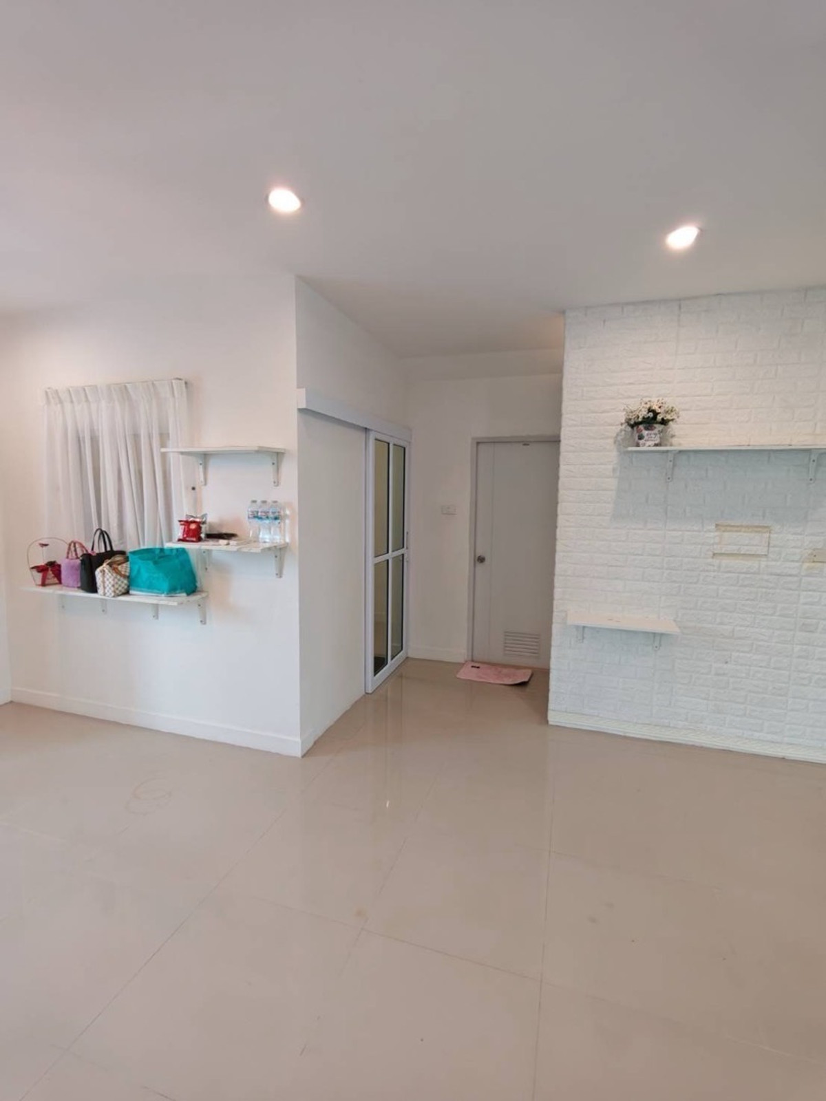 For SaleHousePathum Thani,Rangsit, Thammasat : Urgent sale Baan Fah Piyarom Necto