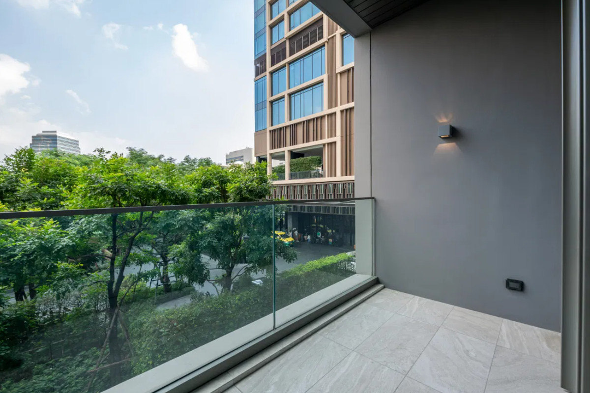 For RentCondoWitthayu, Chidlom, Langsuan, Ploenchit : Baan Sindhorn 120 sq.m. Please add LINE ID @806qphgn o8415o5483