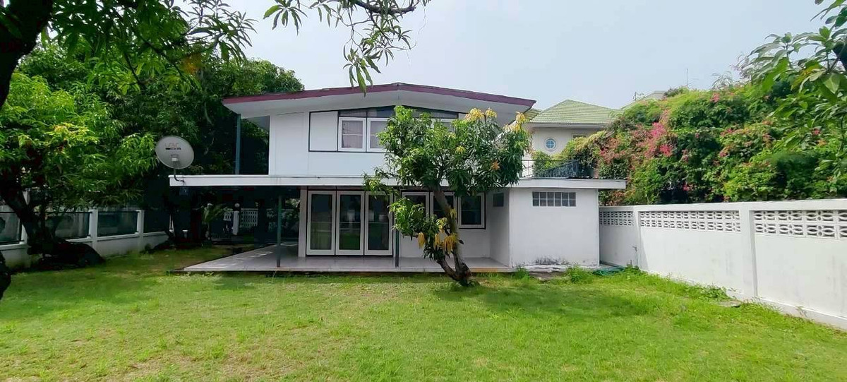 ขายบ้านพัฒนาการ ศรีนครินทร์ : 🔥ขายถูกสุดๆ🔥 บ้านเดี่ยว 2 ชั้น หมู่บ้านมิตรภาพ 3 ซ. ศรีนครินทร์ 38 แขวงหนองบอน เขตประเวศ กทม 10250 เนื้อที่ 97 ตารางวา