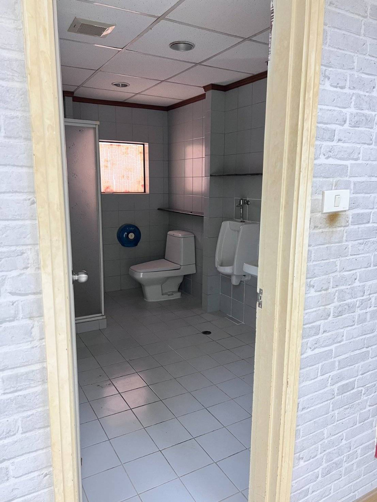 ให้เช่าสำนักงานราชเทวี พญาไท : BTS พญาไทย ให้เช่าออฟฟิศ กั้นห้องแล้วพร้อมใช้งาน 229 ตรม. 550 บาท/ตรม.