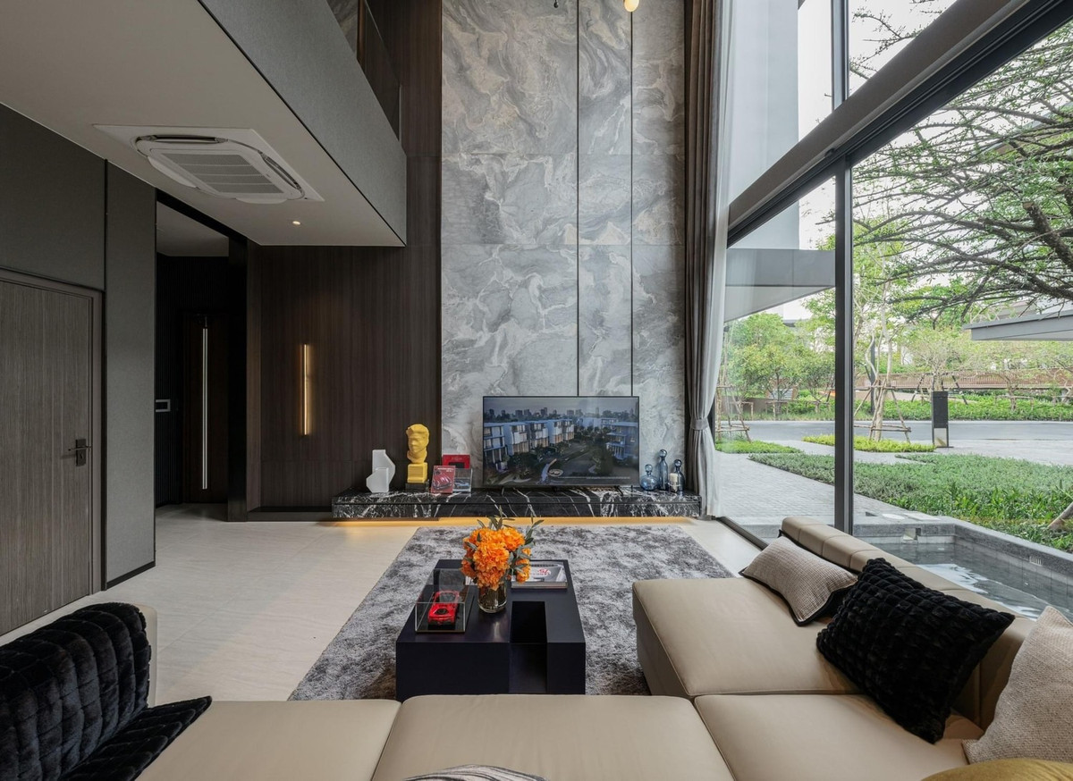 ขายบ้านพระราม 9 เพชรบุรีตัดใหม่ RCA : LUXURY POOL VILLA ✨ RAMA9 บ้านเดี่ยว 3 ชั้น หนึ่งเดียวในถนนพระราม 9 นัดชมโครงการ 0982924151 ฝ่ายขายคุณออย