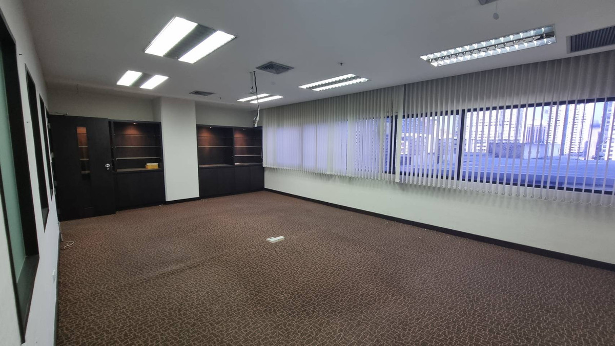 For RentOfficeSukhumvit, Asoke, Thonglor : Office for rent, Asoke area, near BTS and MRT.