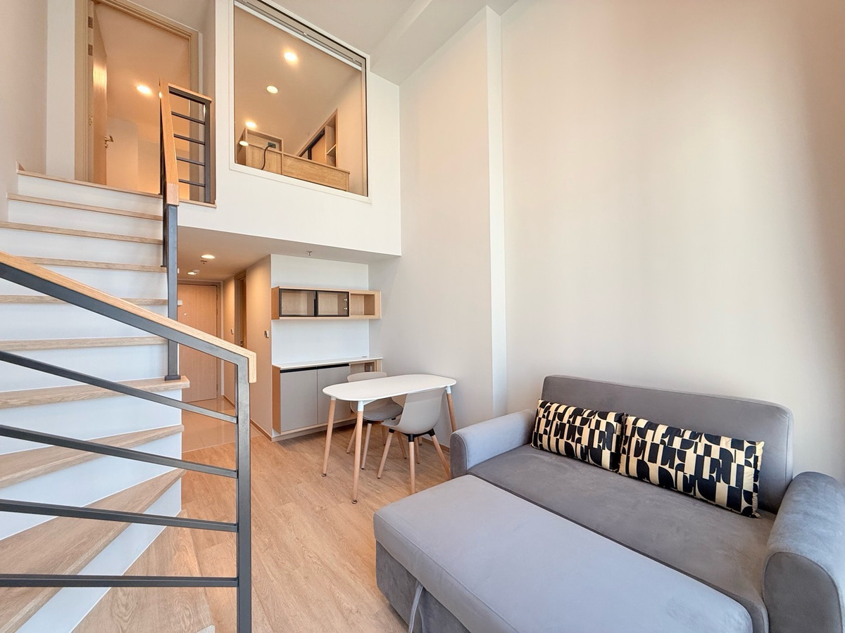 For RentCondoSiam Paragon ,Chulalongkorn,Samyan : New room❗️Duplex 1 bedroom with sofa bed, big work desk, ready to move in🌟