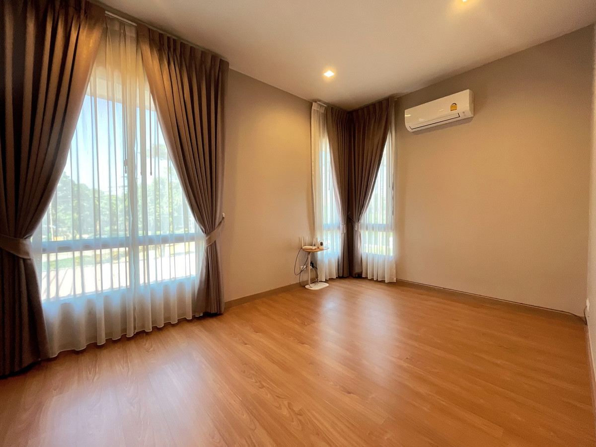 For SaleHousePathum Thani,Rangsit, Thammasat : Sammakorn Khlong 7, luxury detached house, 3 bedrooms, 3 bathrooms, convenient transportation.