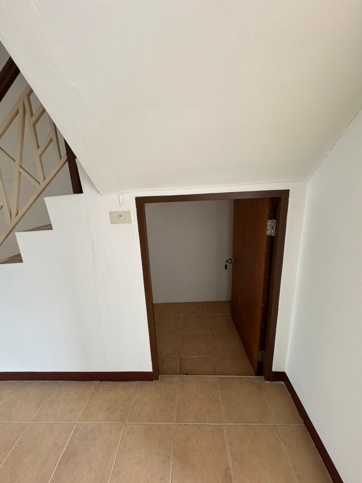 For RentTownhomeChaengwatana, Muangthong : 🔥 Townhome 3 floors, location next to the Pink Line, Samakkhi Station, house in new condition, ready to move in immediately. Can register a company