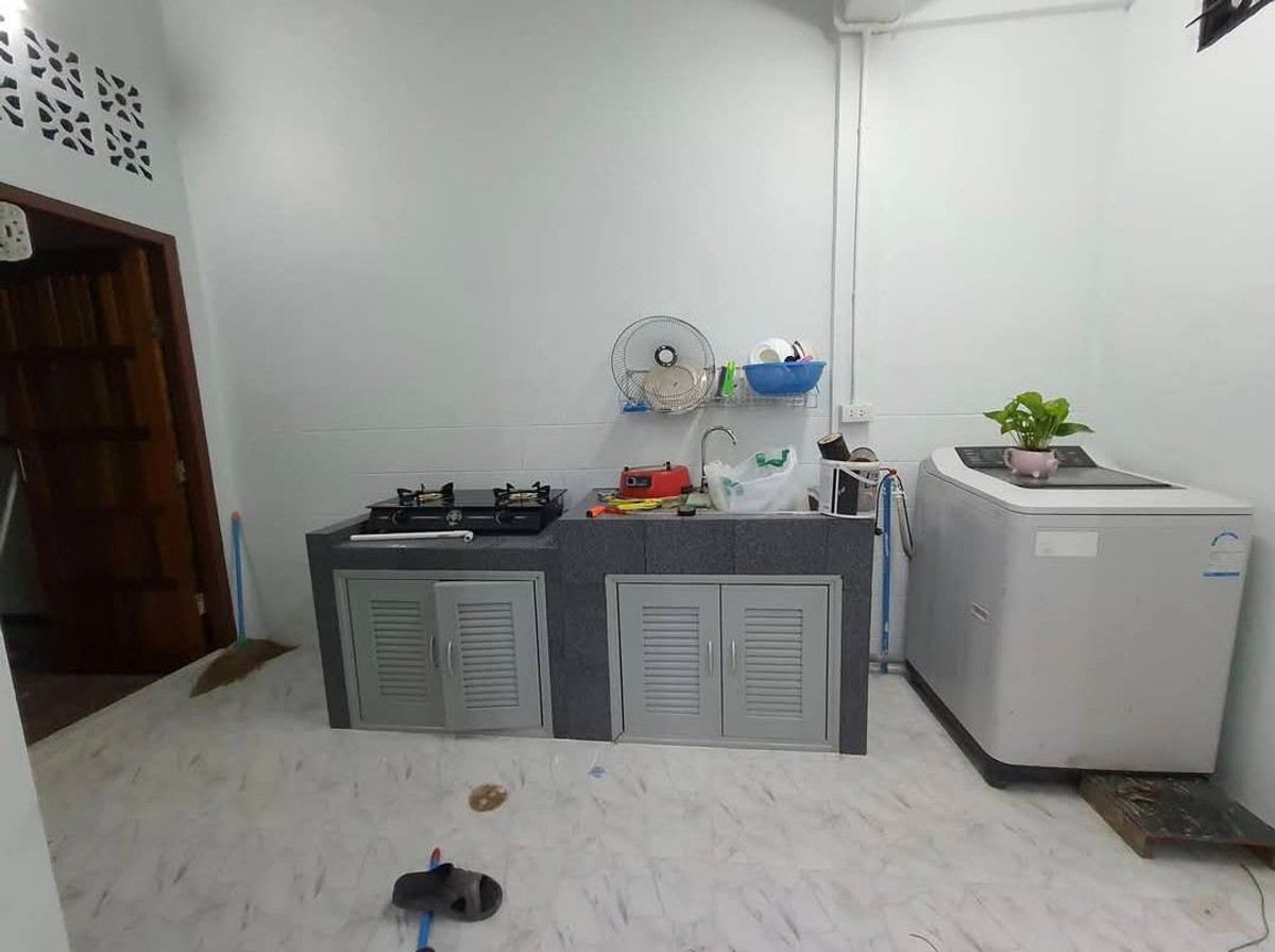 For SaleTownhomePathum Thani,Rangsit, Thammasat : 95703 - Single-story townhouse for sale, Green Garden Home Village, Rangsit, Khlong 11, Soi 79, Bueng Nam Rak Subdistrict, Thanyaburi District, Pathum Thani Province.