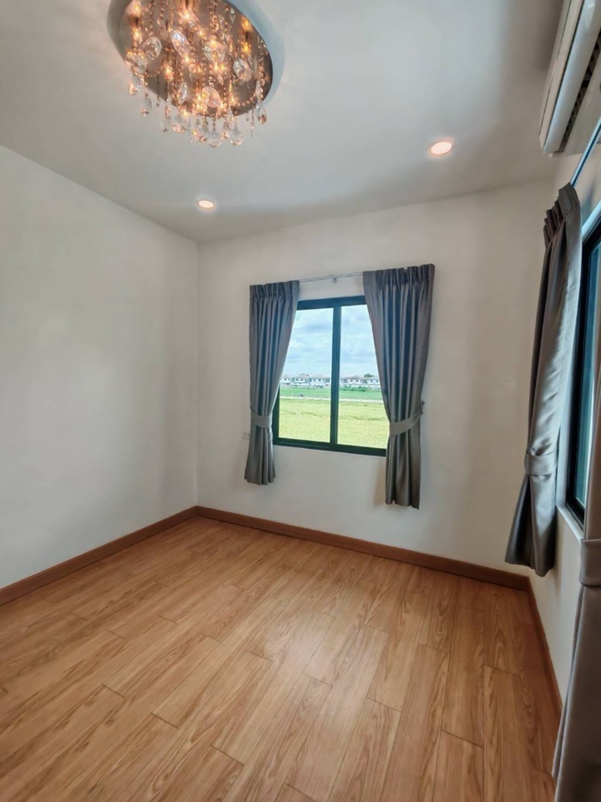 For SaleHousePathum Thani,Rangsit, Thammasat : Urgent sale Baan Fah Piyarom Necto