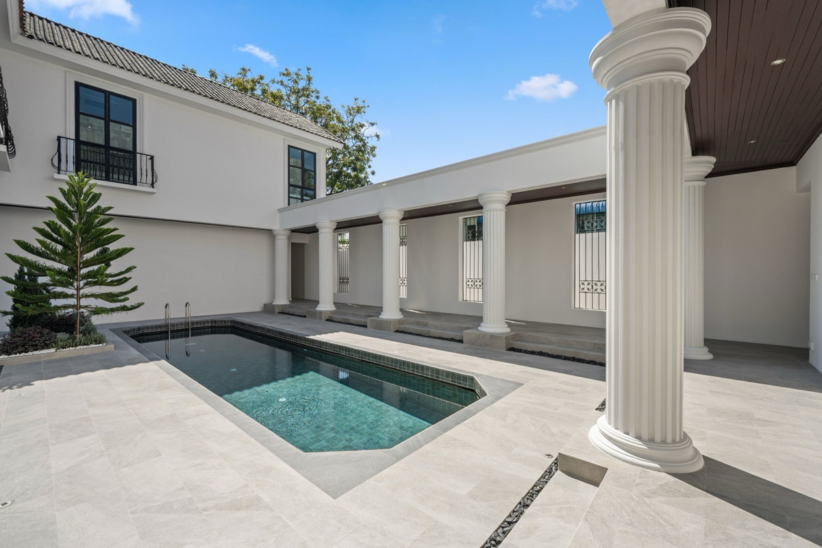 ขายบ้านโชคชัย4 ลาดพร้าว71 : ✨ บ้านเดี่ยวหรู พร้อมสระว่ายน้ำส่วนตัว | ทำเลนาคนิวาส 41 ใกล้ Central EastVilleบ้านรีโนเวทใหม่ทั้งหลัง