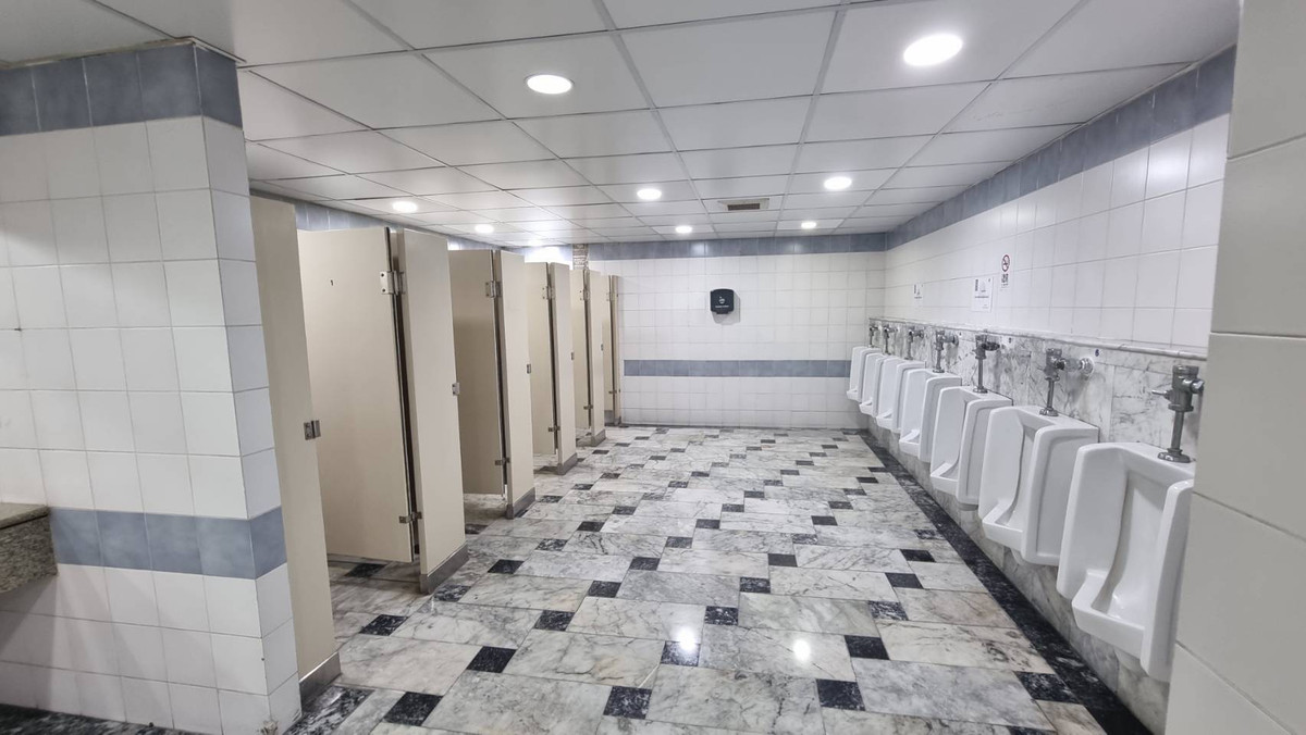 ให้เช่าสำนักงานราชเทวี พญาไท : BTS พญาไท ให้เช่าออฟฟิศ กั้นห้องพร้อมใช้ ขนาดพื้นที่ 136 ตร.ม. 450 บาท/ตรม.