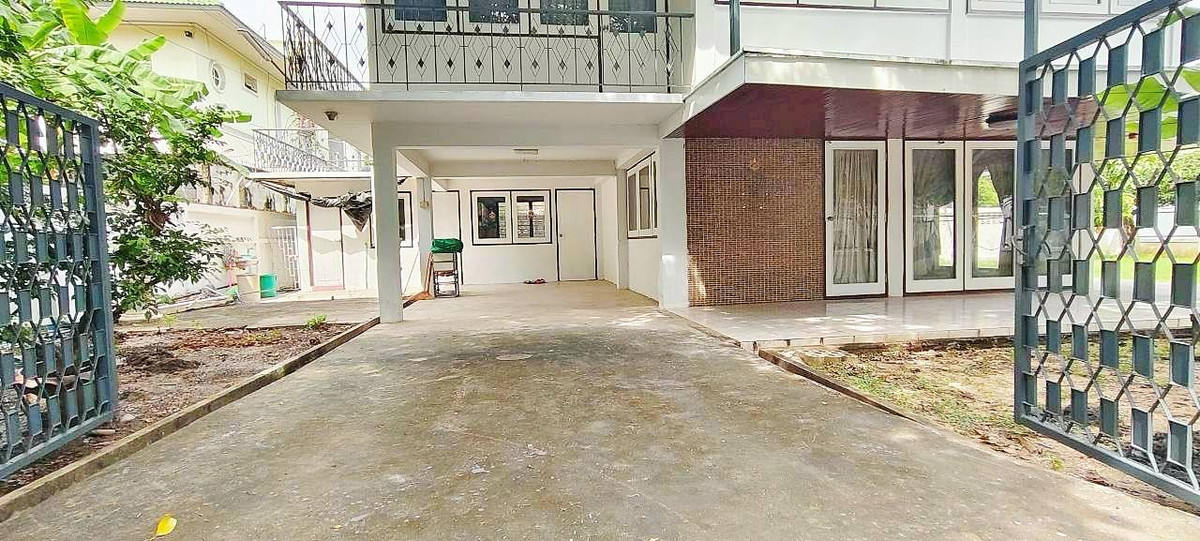 ขายบ้านพัฒนาการ ศรีนครินทร์ : 🔥ขายถูกสุดๆ🔥 บ้านเดี่ยว 2 ชั้น หมู่บ้านมิตรภาพ 3 ซ. ศรีนครินทร์ 38 แขวงหนองบอน เขตประเวศ กทม 10250 เนื้อที่ 97 ตารางวา