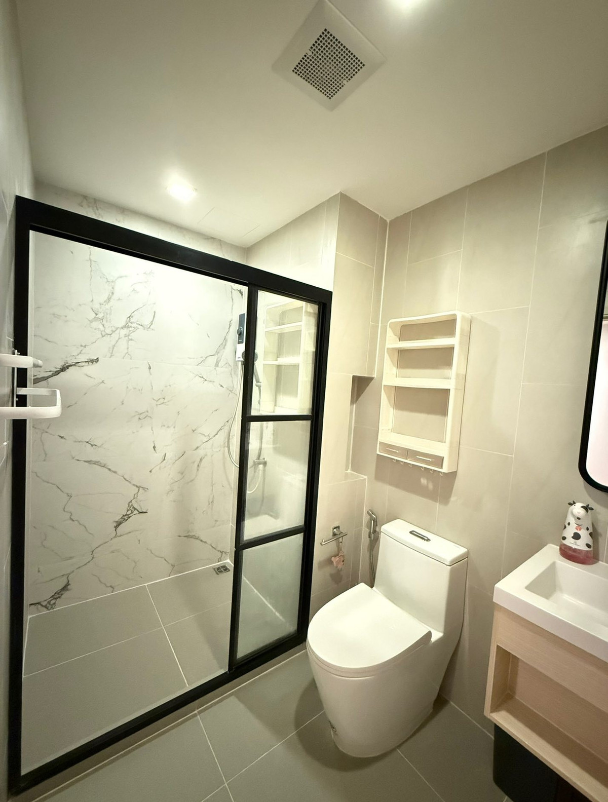 For SaleCondoRamkhamhaeng, Hua Mak : Urgent Sale ✨ Metris Rama 9 - Ramkhamhaeng ✨ Pet Friendly Corner Unit, Near AirportLink Ramkhamhaeng 🐾