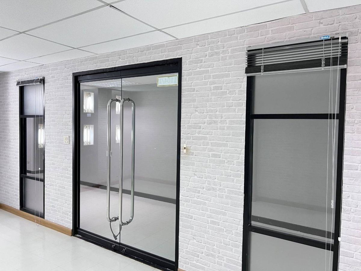 ให้เช่าสำนักงานราชเทวี พญาไท : BTS พญาไทย ให้เช่าออฟฟิศ กั้นห้องแล้วพร้อมใช้งาน 229 ตรม. 550 บาท/ตรม.