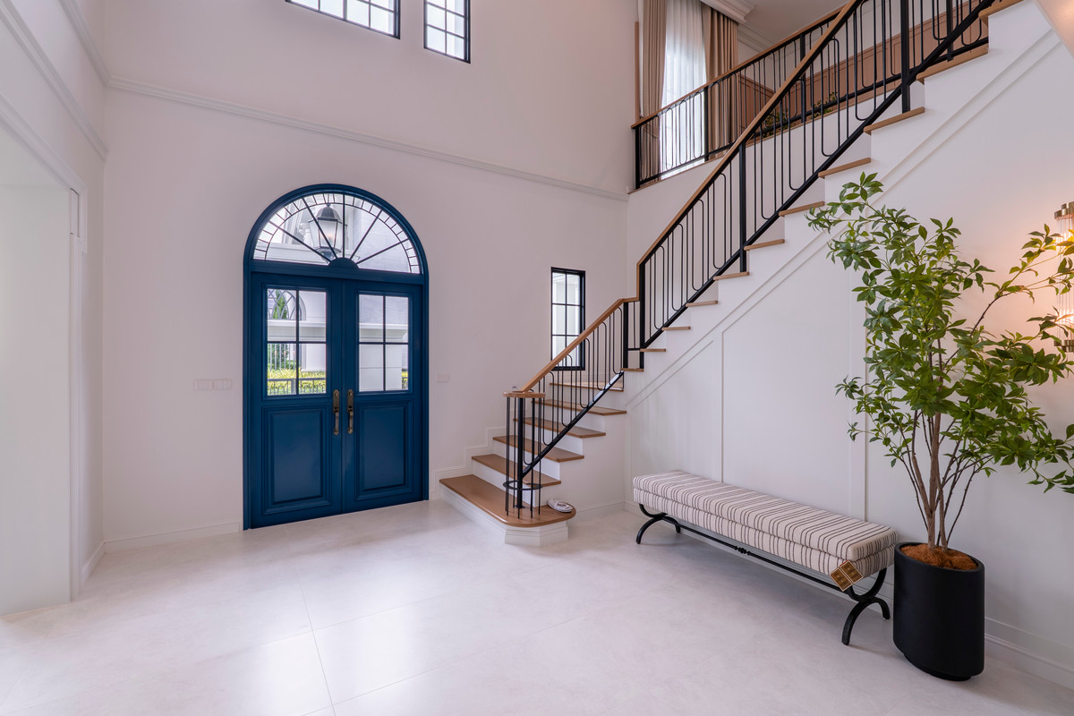 For RentHousePattanakan, Srinakarin : Narinsiri Krungthep Kreetha Private Luxury Detached House, Ready to Move In Please call: 062-496-6454