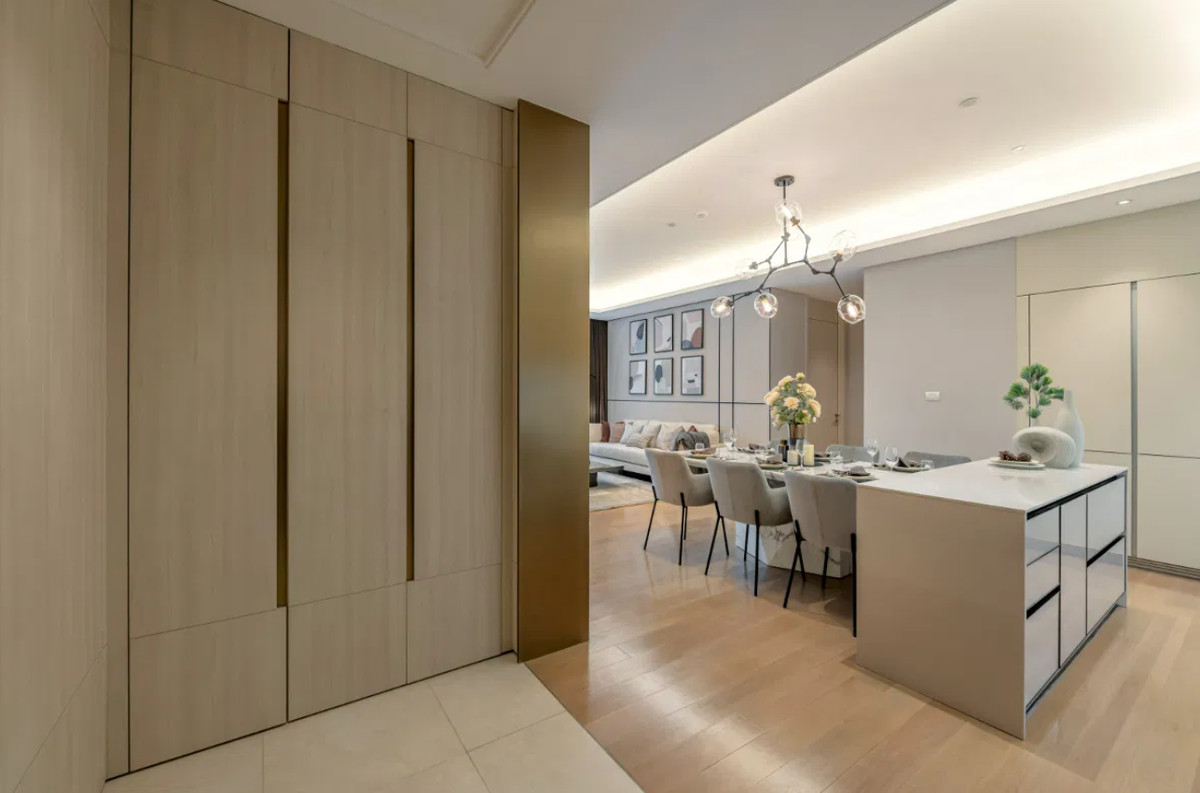 For RentCondoWitthayu, Chidlom, Langsuan, Ploenchit : Baan Sindhorn 120 sq.m. Please add LINE ID @806qphgn o8415o5483