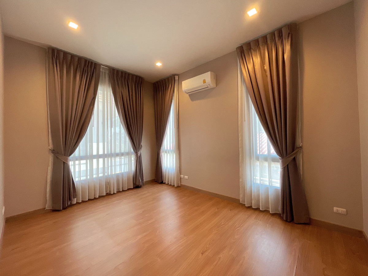 For SaleHousePathum Thani,Rangsit, Thammasat : Sammakorn Khlong 7, luxury detached house, 3 bedrooms, 3 bathrooms, convenient transportation.