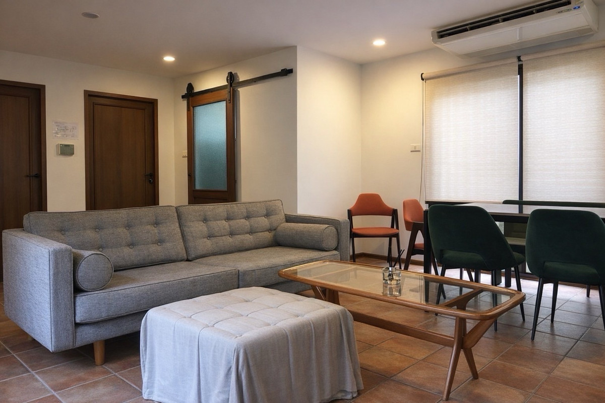 ให้เช่าทาวน์โฮมสุขุมวิท อโศก ทองหล่อ : 🔹Home For Rent Sukhumvit 43🔹Only 300 meters from Sukhumvit Road • 500 meters from BTS Phrom Phong • 4 bedrooms, 4 bathrooms