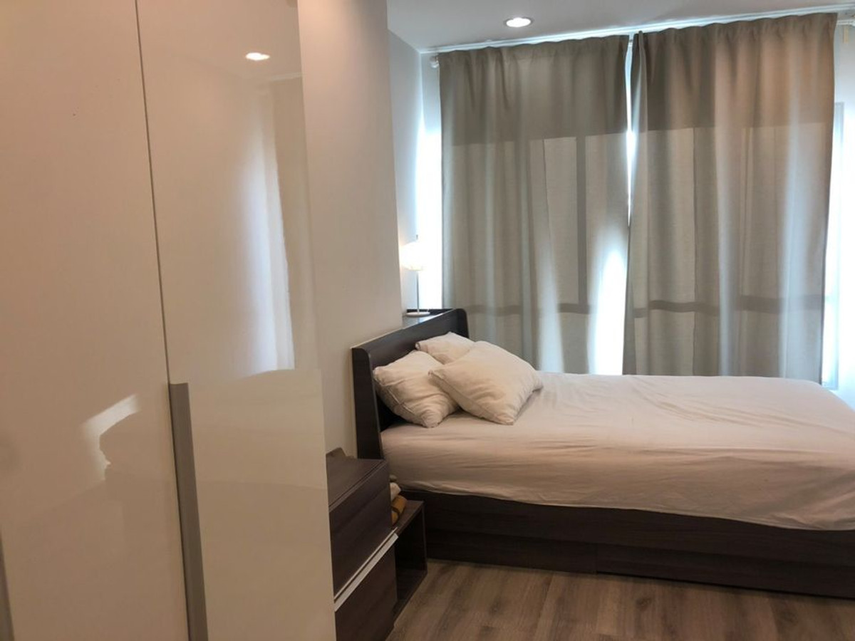 For RentCondoSathorn, Narathiwat : !! Beautiful room for rent, Condo Centric Sathorn-Saint Louis, near BTS St. Louis.
