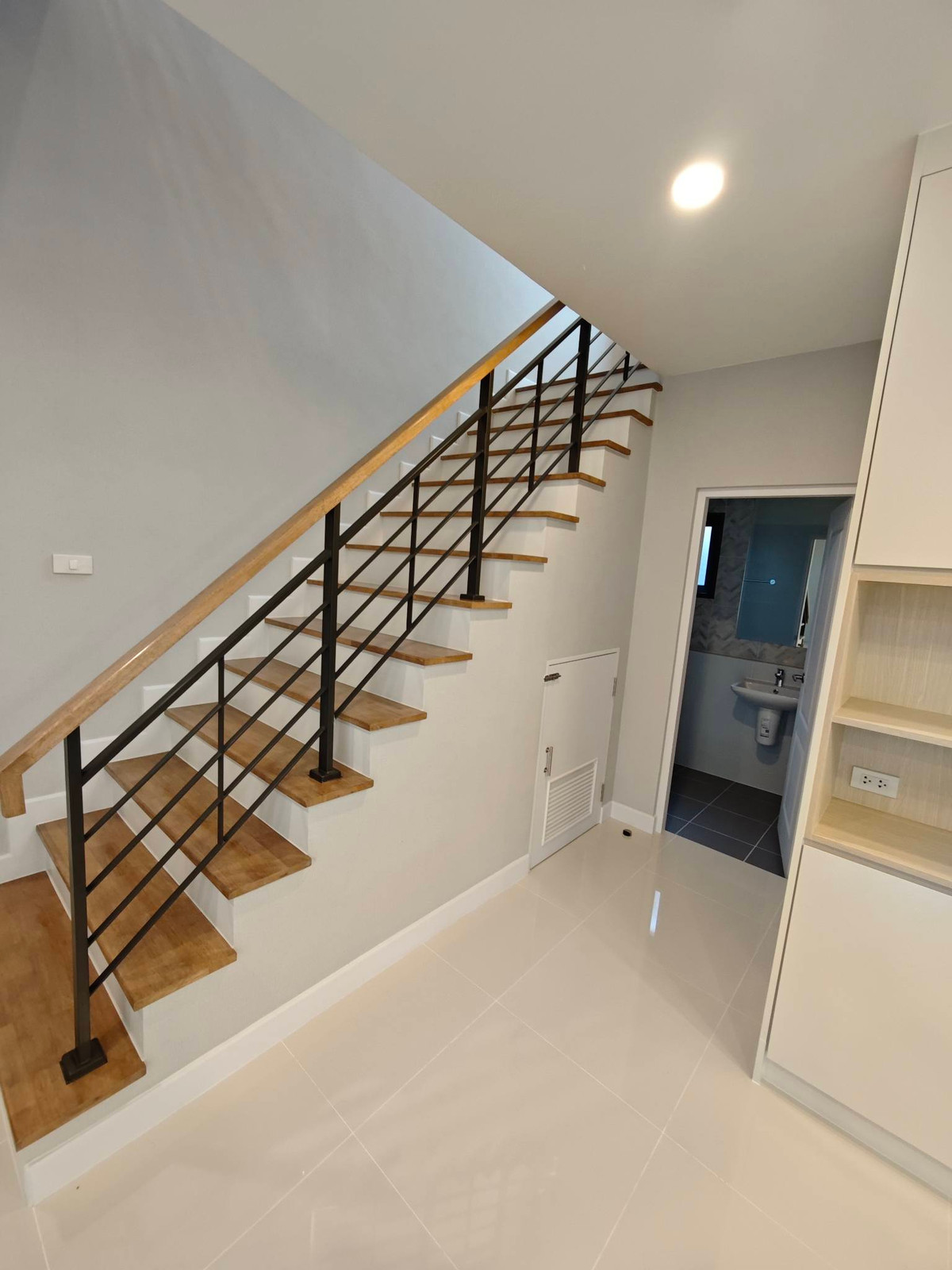 For RentHouseVipawadee, Don Mueang, Lak Si : Centro Vibhavadi, near Don Mueang Airport and International School, 4 bedroom detached house, available for rent,