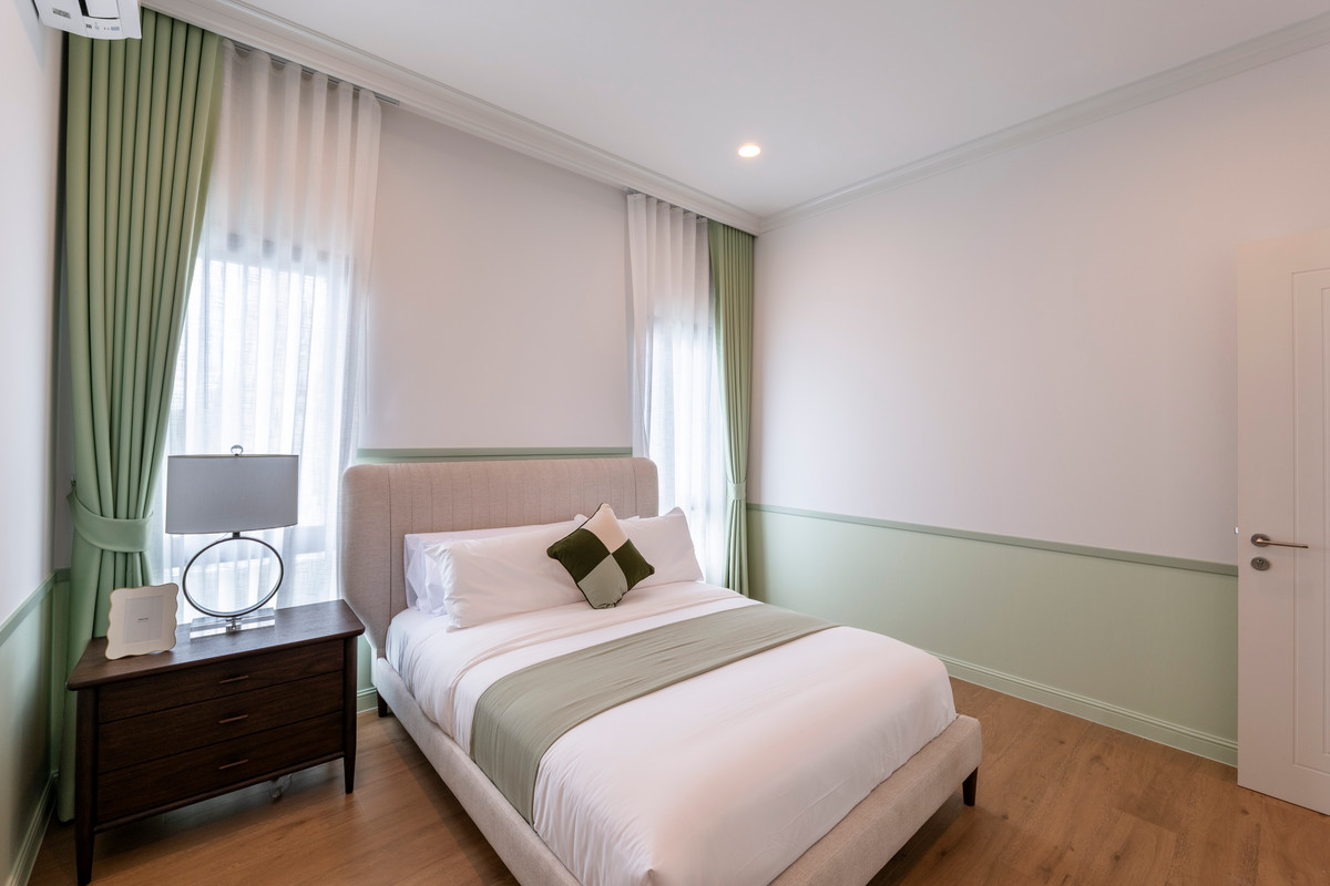 For RentHousePattanakan, Srinakarin : Narinsiri Krungthep Kreetha Private Luxury Detached House, Ready to Move In Please call: 062-496-6454