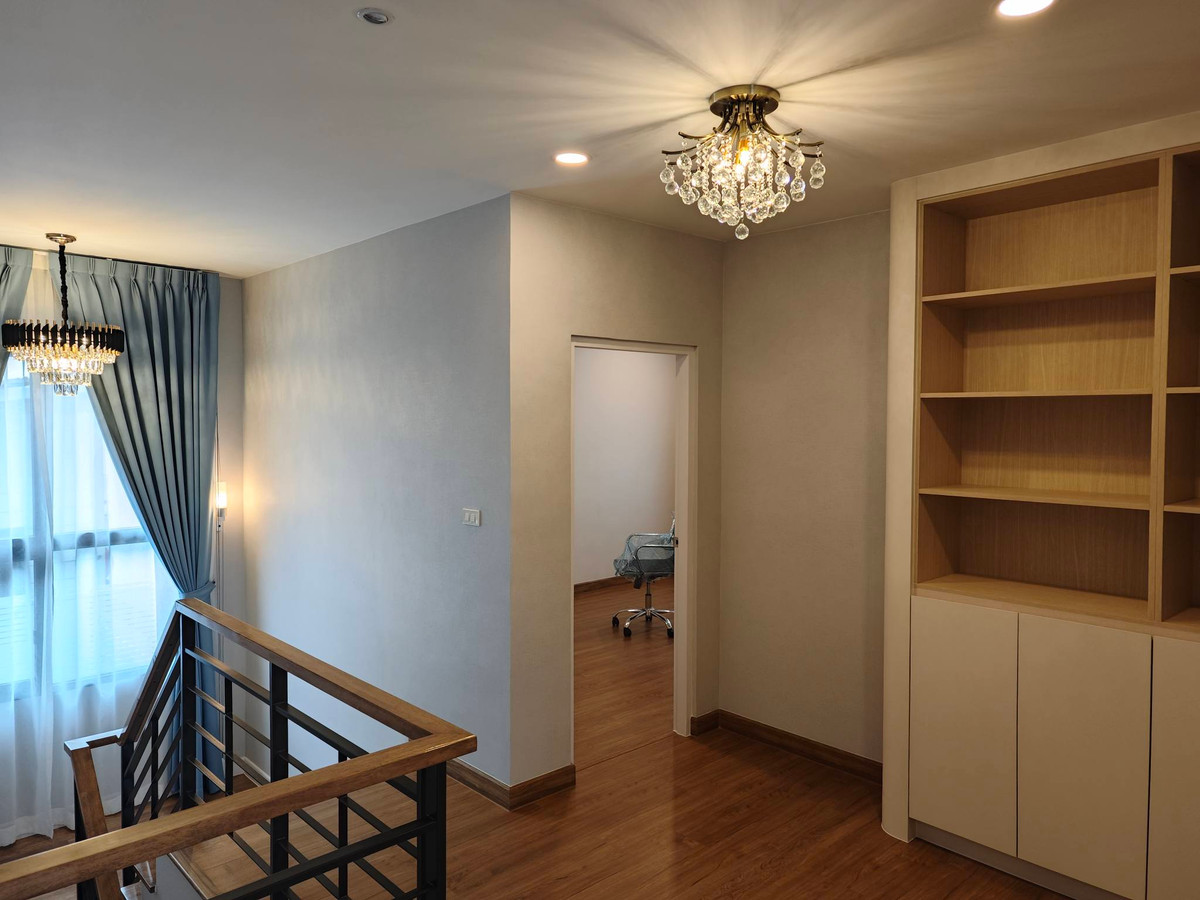 For RentHouseVipawadee, Don Mueang, Lak Si : Centro Vibhavadi, near Don Mueang Airport and International School, 4 bedroom detached house, available for rent,