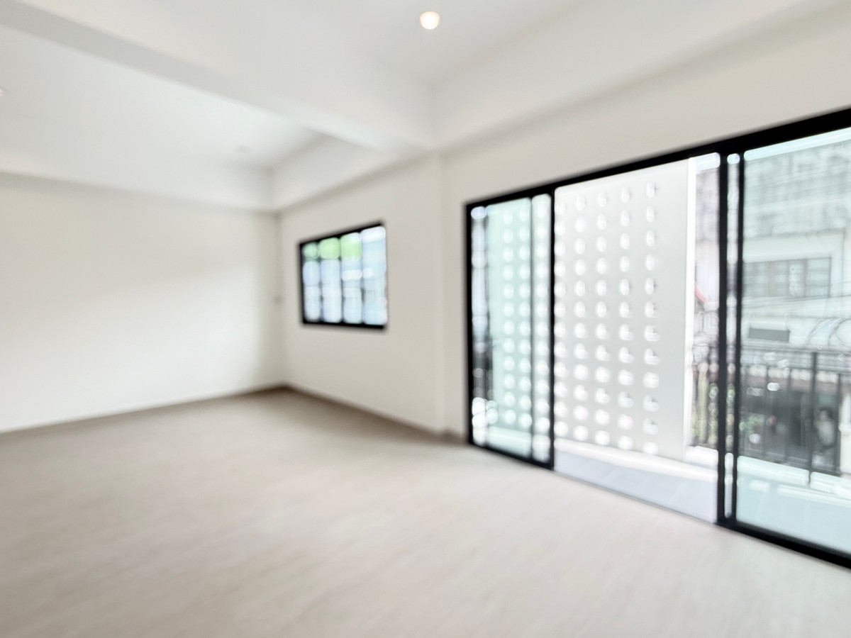 ขายทาวน์โฮมบางแค เพชรเกษม : ขายทาวน์เฮ้าส์ สไตล์มินิมอล ณัฐกานต์ เพชรเกษม 112 ตกแต่งใหม่ พร้อมอยู่ เดินทางไปMRTหลักสองได้ 