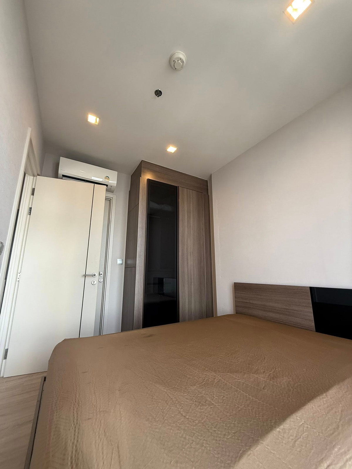 For RentCondoSapankwai,Jatujak : 📍 For rent! The Line Phahon–Pradiphat | High floor 38, city view, near BTS Saphan Khwai, ready to move in