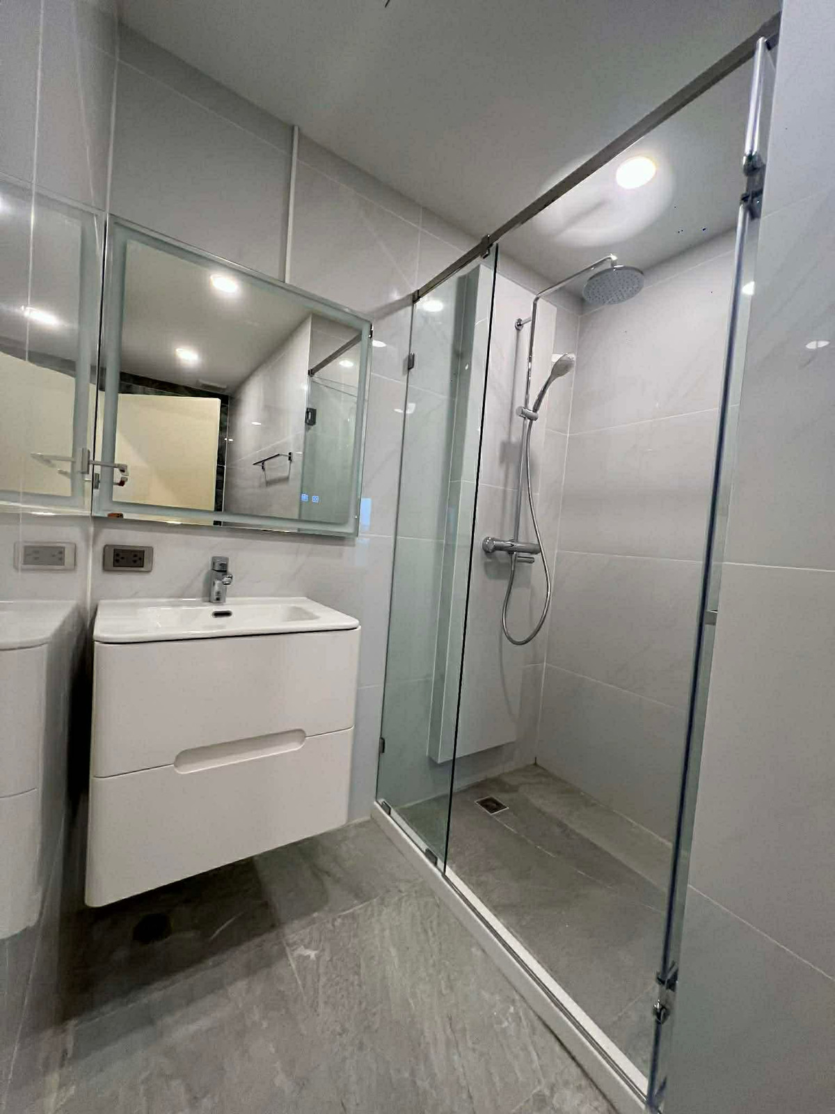 ให้เช่าคอนโดวิทยุ ชิดลม หลังสวน : ให้เช่า Witthayu Complex ราคา 75,000 บาท [NCr260153]