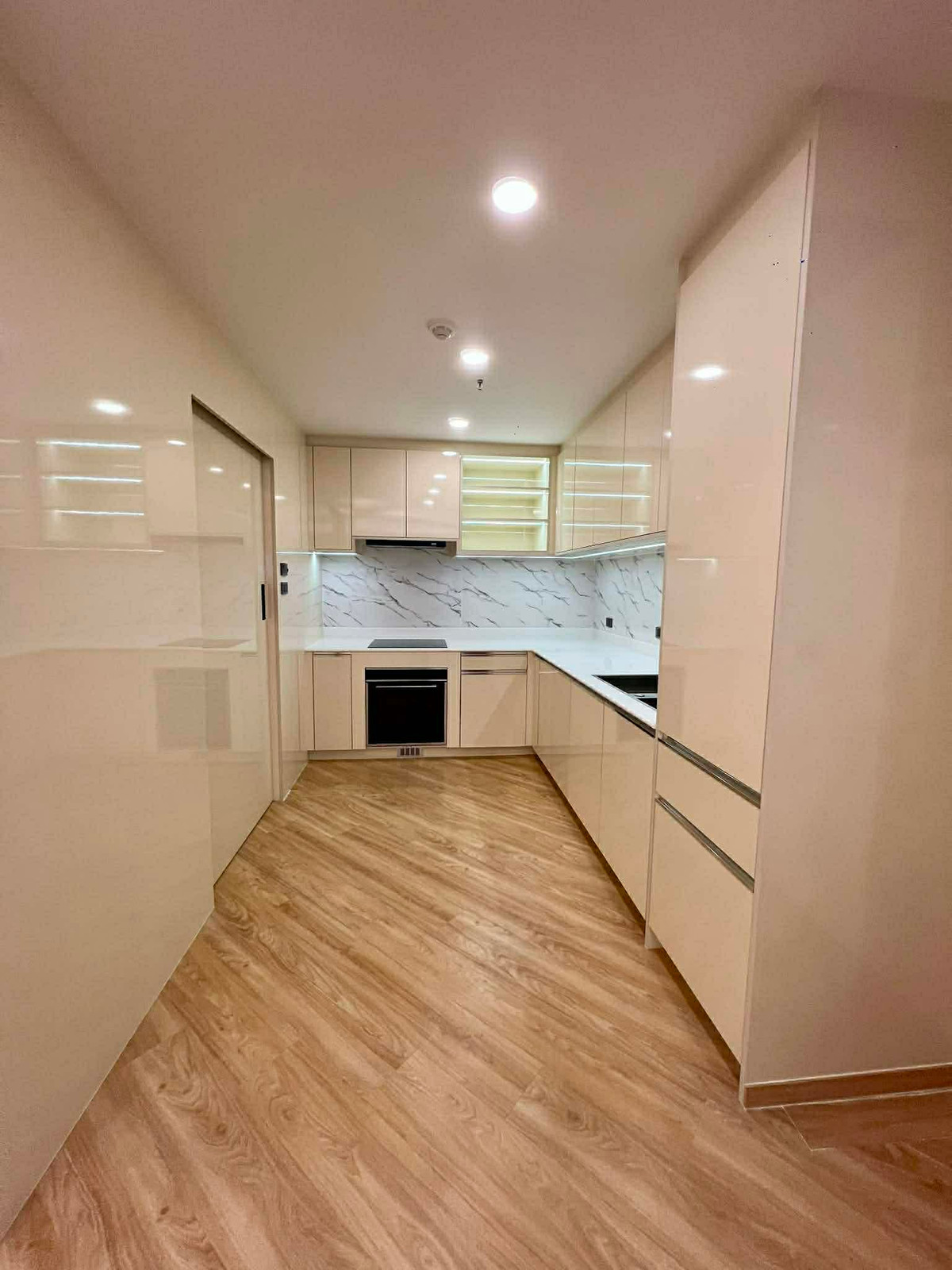 ให้เช่าคอนโดวิทยุ ชิดลม หลังสวน : ให้เช่า Witthayu Complex ราคา 75,000 บาท [NCr260153]