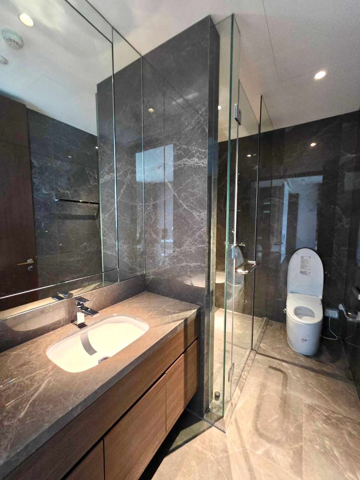 For SaleCondoSilom, Saladaeng, Bangrak : Dusit Parkside: Duplex 2bed 2.5bath 115.78sqm. 50,550,000