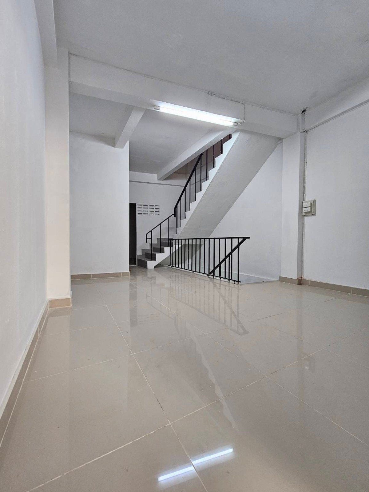For RentShop HouseSathorn, Narathiwat : Newly Renovated 5 Storey Townhouse in Chareonrat 5, 15 min from Sathon