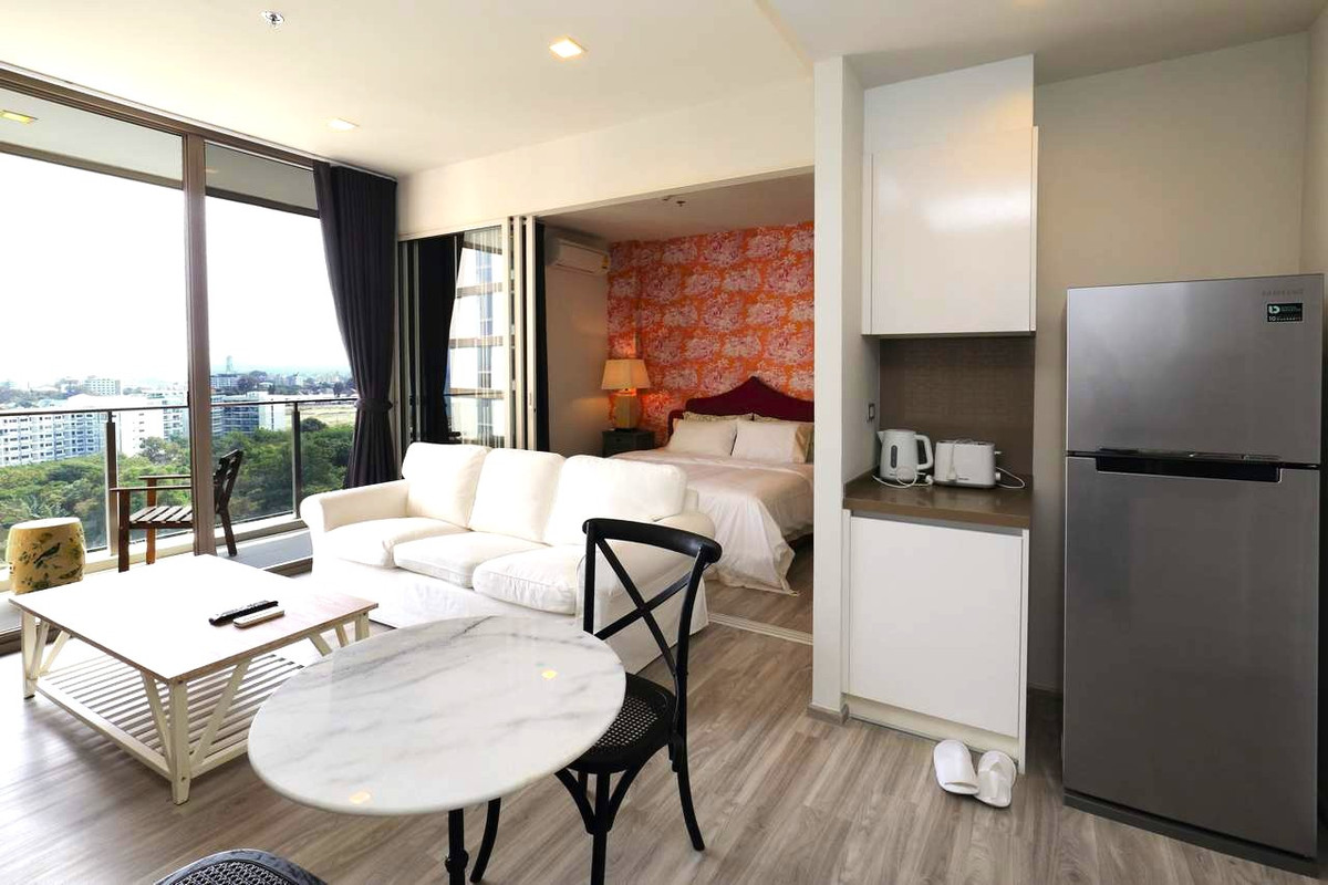 For SaleCondoPattaya, Bangsaen, Chonburi : Hot Sale !!, 1 Bedroom Unit in Bann Plai Hadd Condo with the Sea view balcony, Pattaya.