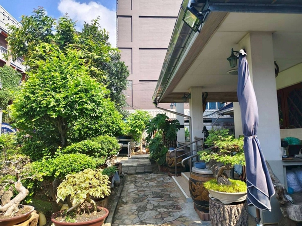 For SaleHouseBang kae, Phetkasem : 2-story detached house for sale, size 101 square wah, entering Soi Phetkasem, only 200 meters, near The Mall Bang Khae, MRT, second house.