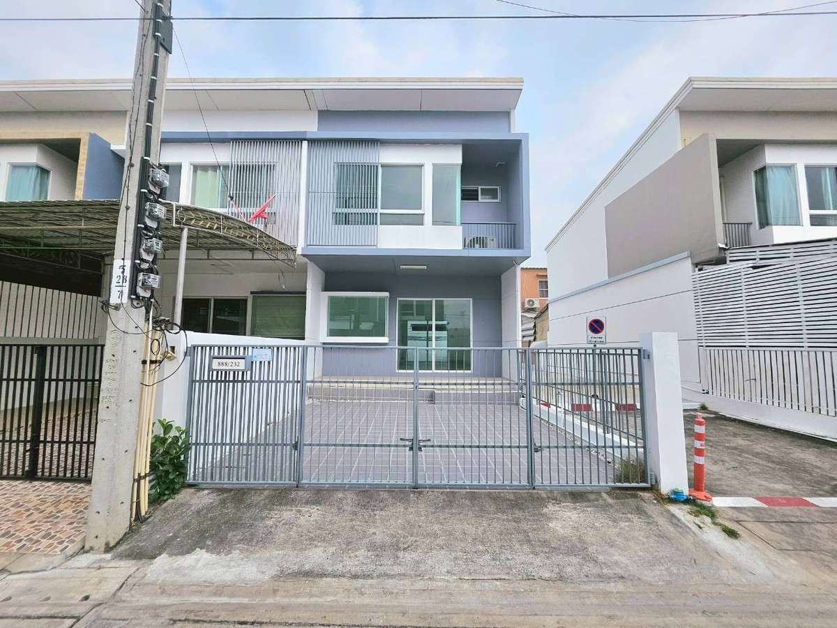 For SaleTownhomeRathburana, Suksawat : 🏡Corner townhouse for sale, Indy 1 Village (INDY 1), Pracha Uthit 90, this house is near Sarasas School.