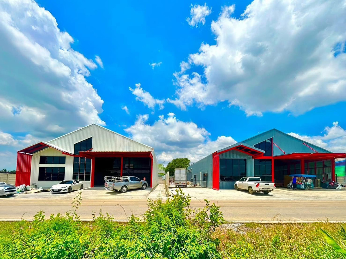 For RentWarehousePathum Thani,Rangsit, Thammasat : Newly built detached warehouse / luxuriously decorated with air conditioning / 800 sq m / entrance to the alley is the entrance to the expressway - Lam Luk Ka.