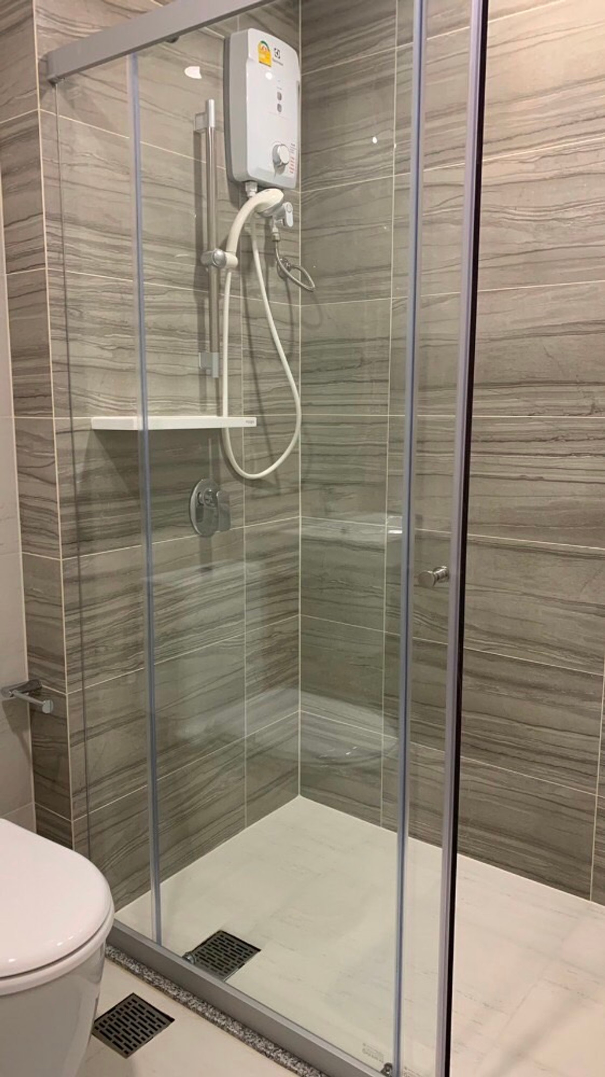 For RentCondoRamkhamhaeng, Hua Mak : ✅ SVR143 ✅ Line : @p2nproperty