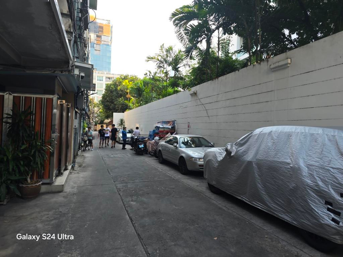 ขายบ้านสีลม ศาลาแดง บางรัก : ขายบ้านในซ.สุขสันต์ ถ.สุรวงศ์หรือถ.ทรัพย์ 2 หลัง 75 ตรว. ในคอมพลาวด์