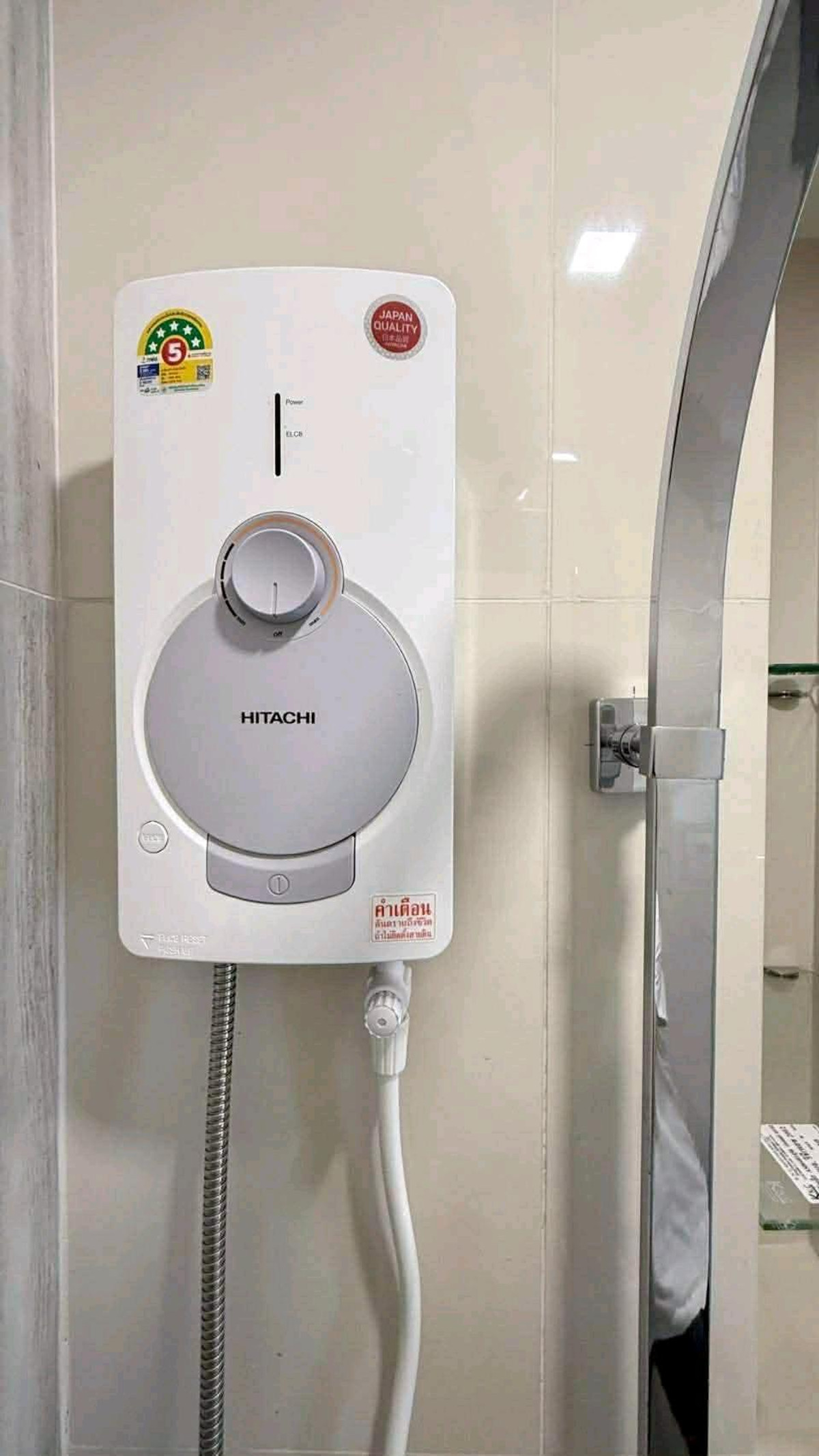 For RentCondoPattanakan, Srinakarin : 📦 Great value in this location, new room, clean, pack your bags and move in immediately.