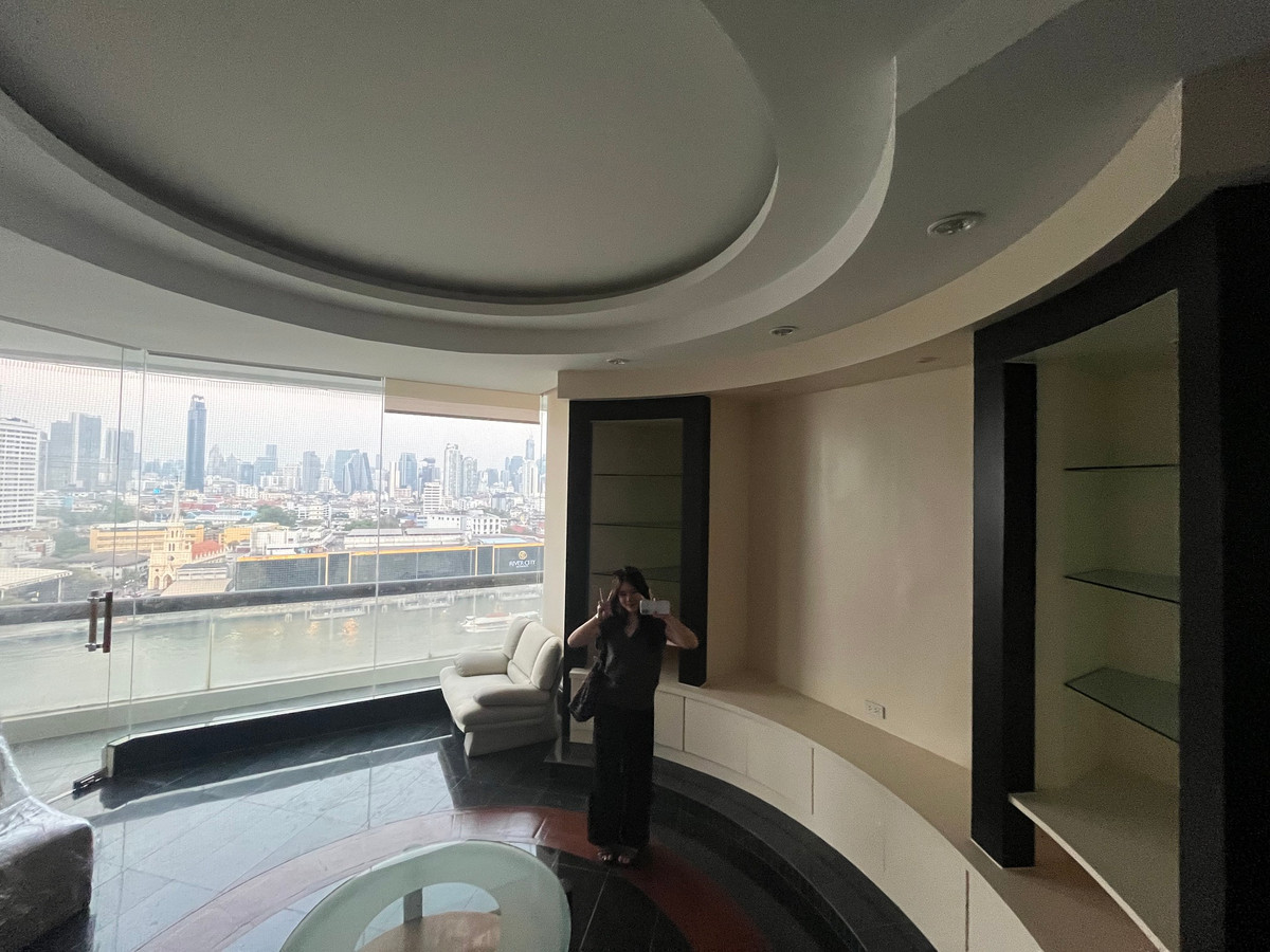 For RentCondoWongwianyai, Charoennakor : Condo, 8th floor, good location, newly renovated, beautifully decorated, for rent in Charoen Nakhon-Khlong San area. Near Taksin Hospital, only 210 meters.