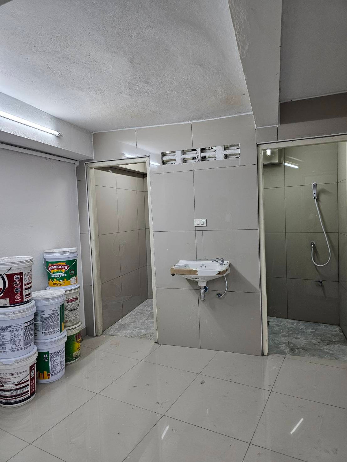 For RentShop HouseSathorn, Narathiwat : 2 Connecting Units 660sqm Townhouse in Soi Chareorat 5