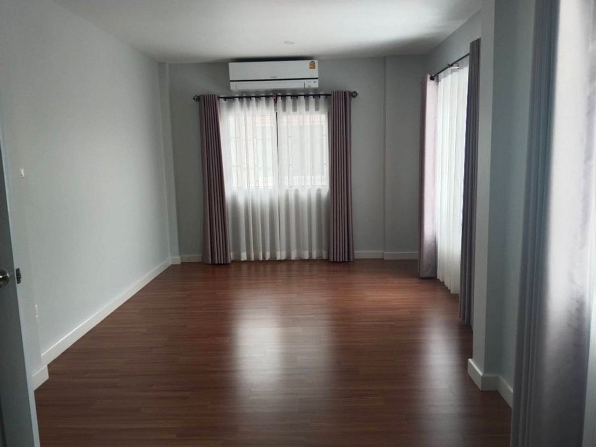 ขายนวมินทร์ รามอินทรา : บ้านแฝด นลินวิลล์ พลัส / 3 ห้องนอน (ขาย), Semi - Detached House  Nalin Ville Plus / 3 Bedrooms (FOR SALE) POON108