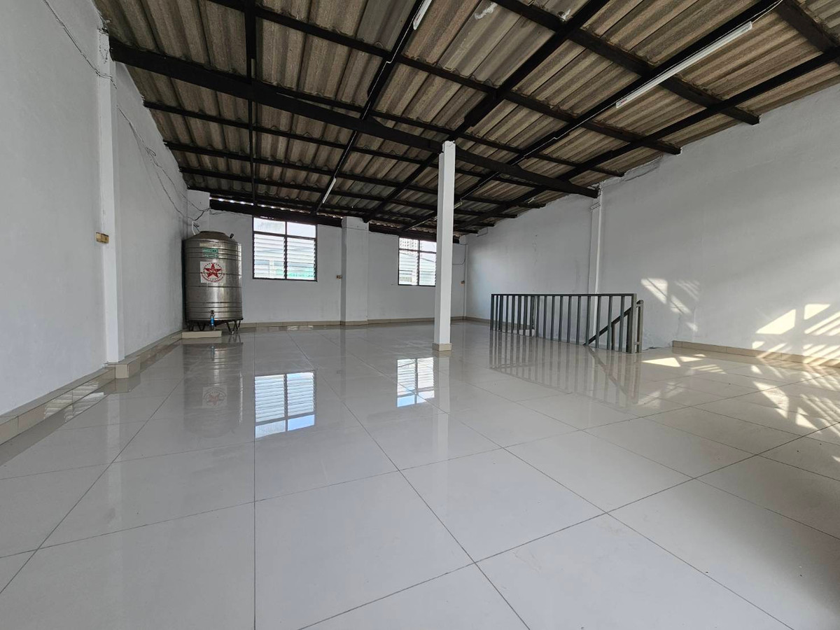 For RentShop HouseSathorn, Narathiwat : 2 Connecting Units 660sqm Townhouse in Soi Chareorat 5