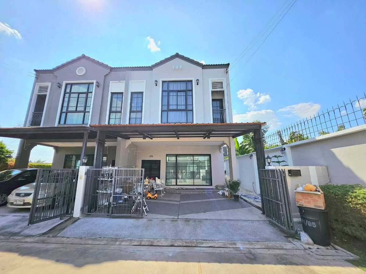 For SaleTownhomeRathburana, Suksawat : 🏡 Corner townhouse for sale, THE PLACE by Alisha Phutthabucha 36, ​​lots of space, good location, through Pracha Uthit 54.