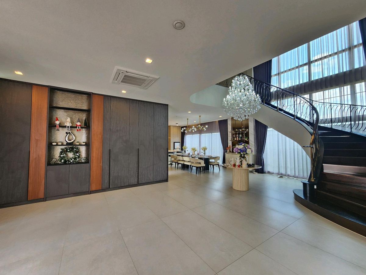 บ้านลาดกระบัง สุวรรณภูมิ : ขาย / เช่า แกรนด์ บางกอก บูเลอวาร์ด กรุงเทพกรีฑา ❤️วิวสวน ❤️ขนาดบ้านใหญ่สุด