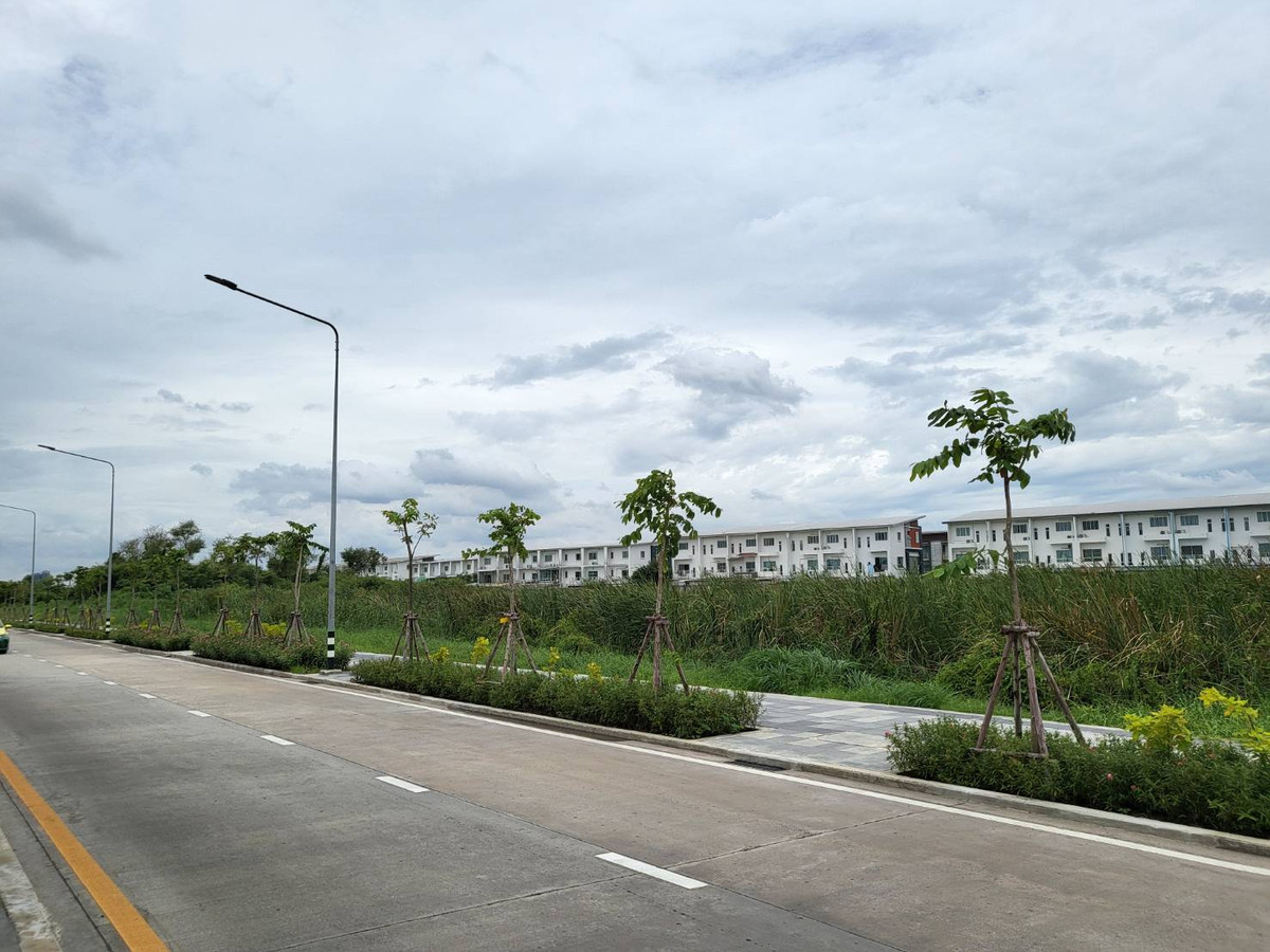 ขายที่ดินวิภาวดี ดอนเมือง หลักสี่ : ขายที่ดิน 14-2-77.5ไร่ ถนนเทพรักษ์ ข้างสนามบินดอนเมือง หน้ากว้าง 205ม.