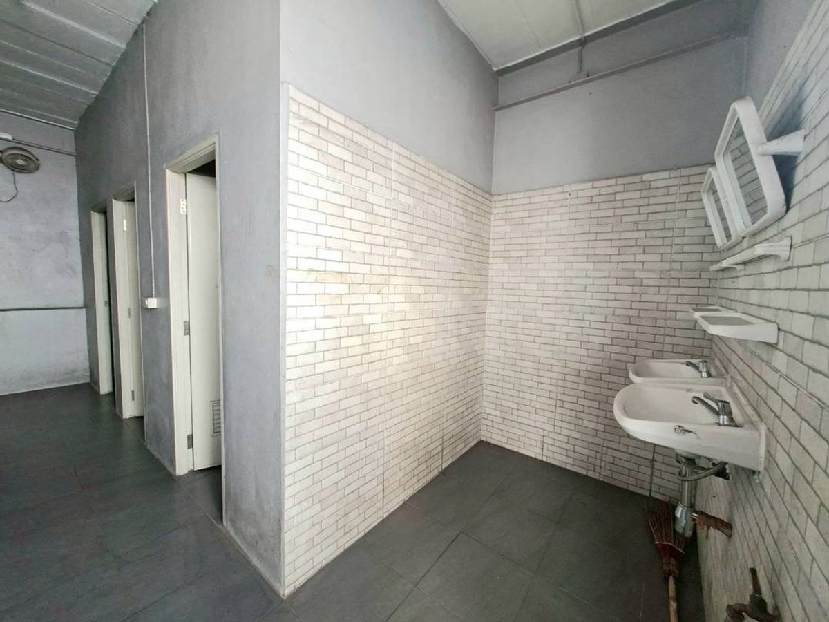 For RentWarehouseBangna, Bearing, Lasalle : Warehouse for rent, Bangna Trad KM.18, Bang Phli, Samut Prakan, near industrial estates, Suvarnabhumi Airport, Lat Krabang and Chonburi Expressway.