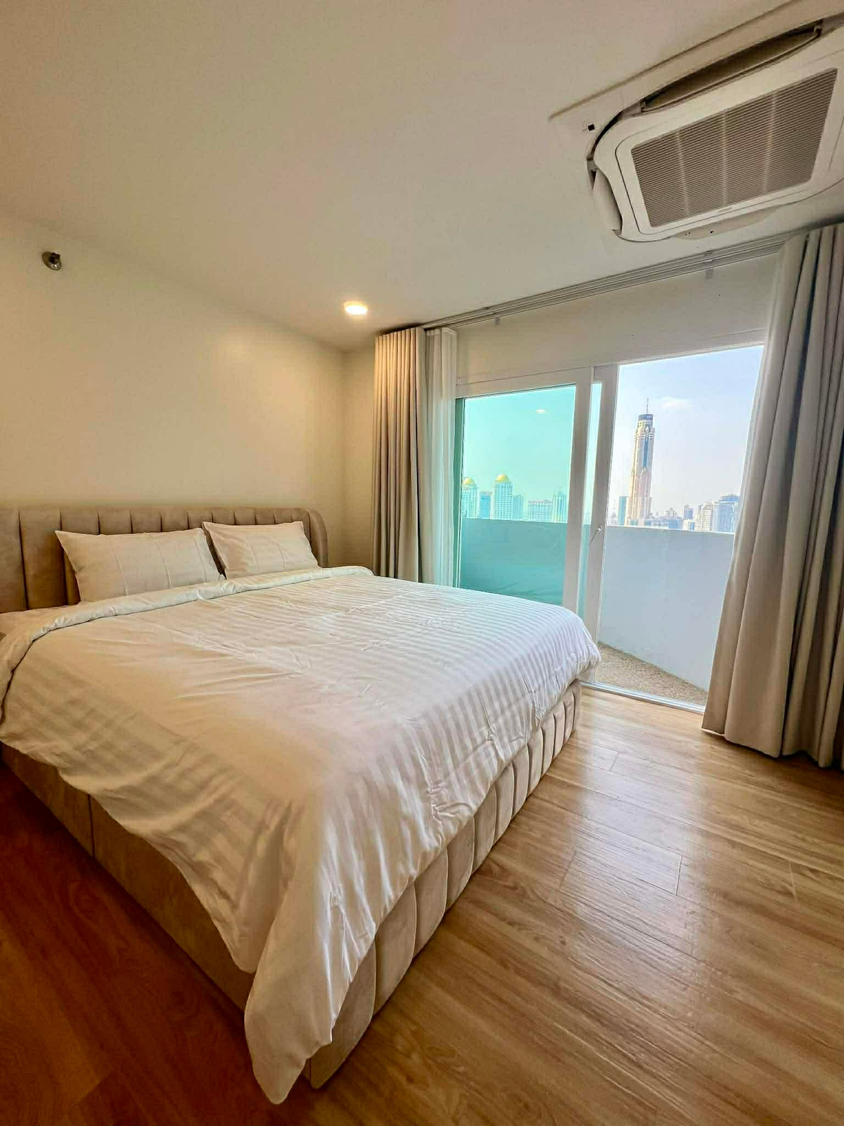 ให้เช่าคอนโดวิทยุ ชิดลม หลังสวน : ให้เช่า Witthayu Complex ราคา 75,000 บาท [NCr260153]